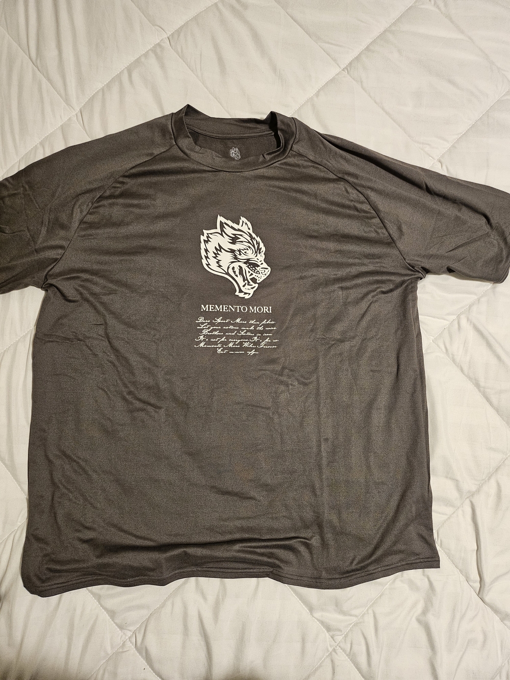 Darc Sport Dry Wolf Charcoal Short-Sleeve Tee with Wolf Graphic